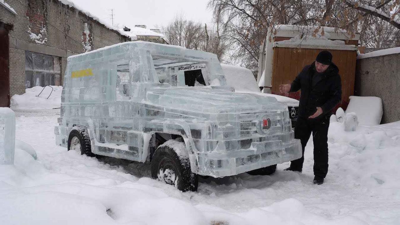 VIDEO. Rus bouwt 'Mercedes SUV' uit ijs