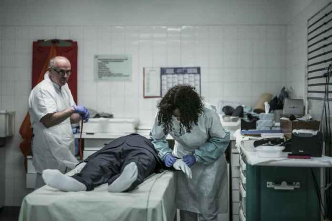 'Hersendode' man wordt plots wakker in mortuarium