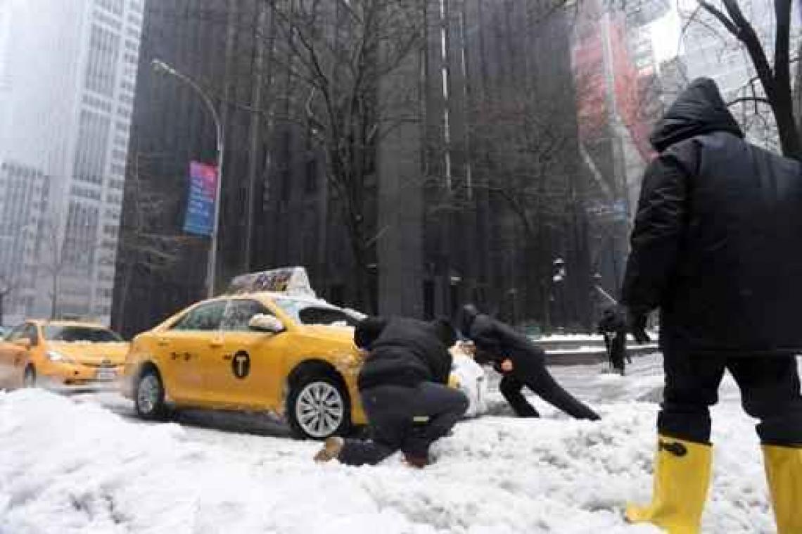 Amerikaanse oostkust opnieuw door sneeuwstorm lamgelegd