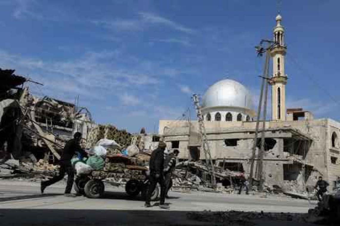 Geweld Syrië - Regeringsleger isoleert Douma in Oost-Ghouta