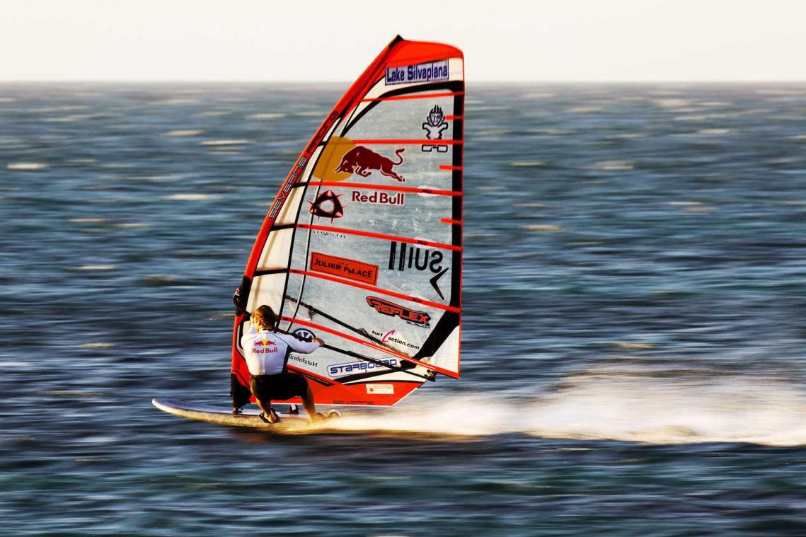 Nederlander gaat voor snelheidsrecord windsurfen