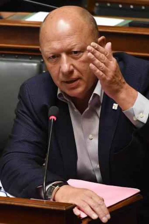 Bonte (sp.a): "Stel veroordeelde terrorist die vrijkomt ter beschikking van de regering"