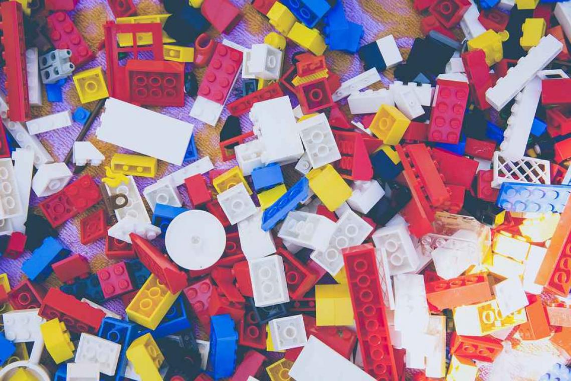 In deze job word je betaald om met Lego te spelen