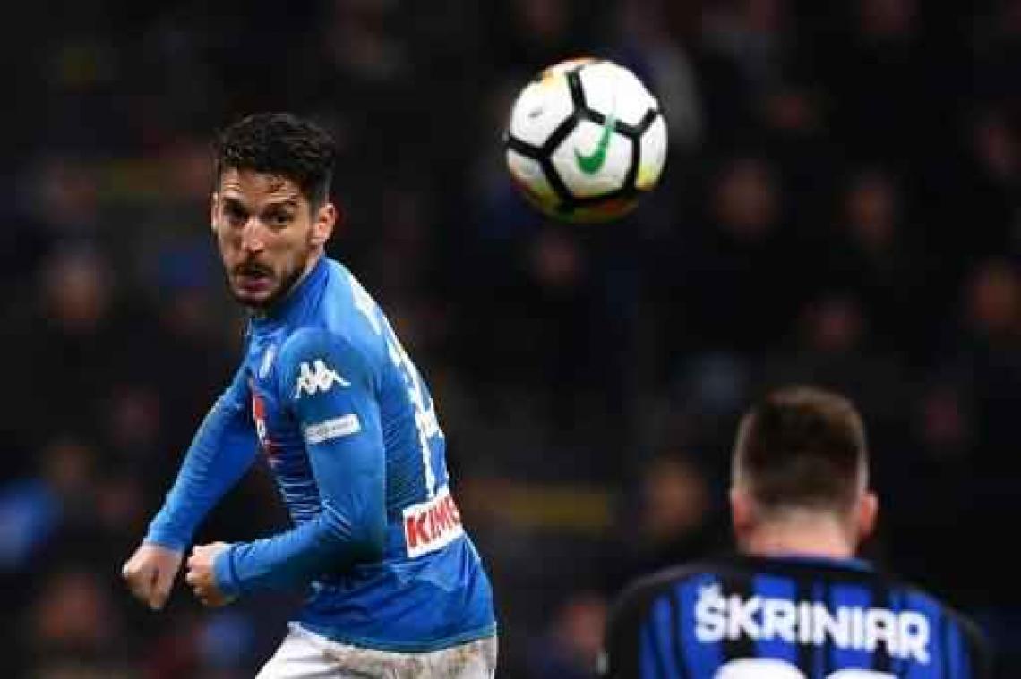 Belgen in het buitenland - Napoli verspeelt leidersplaats na doelpunteloze draw tegen Inter