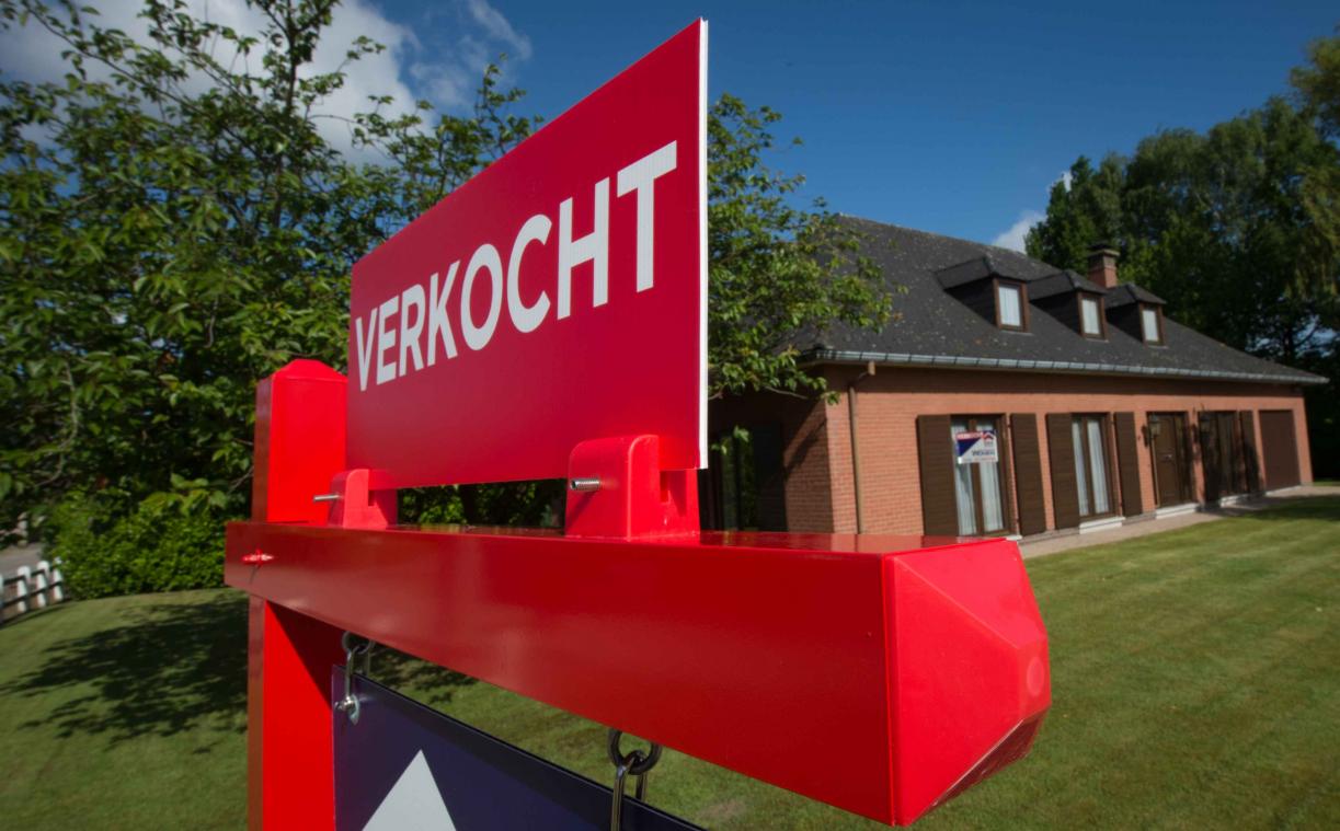 Belg zet elke maand 864 euro opzij voor leningen