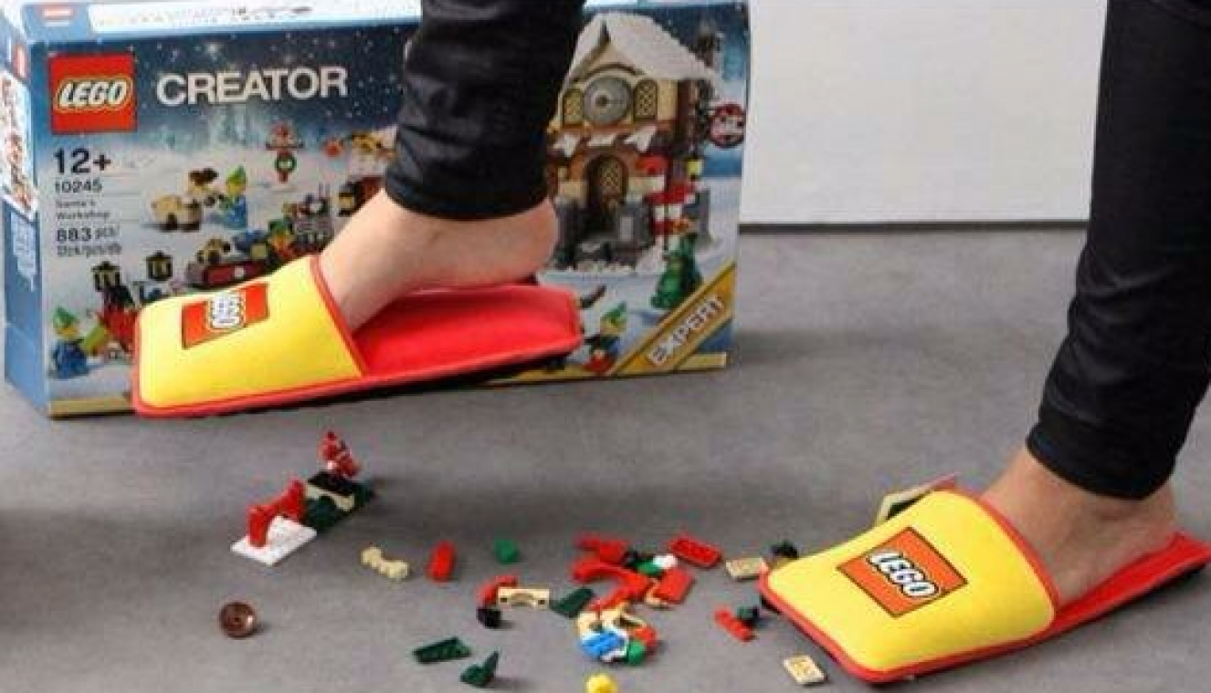 Onmisbaar voor elke ouder: Lego-slippers