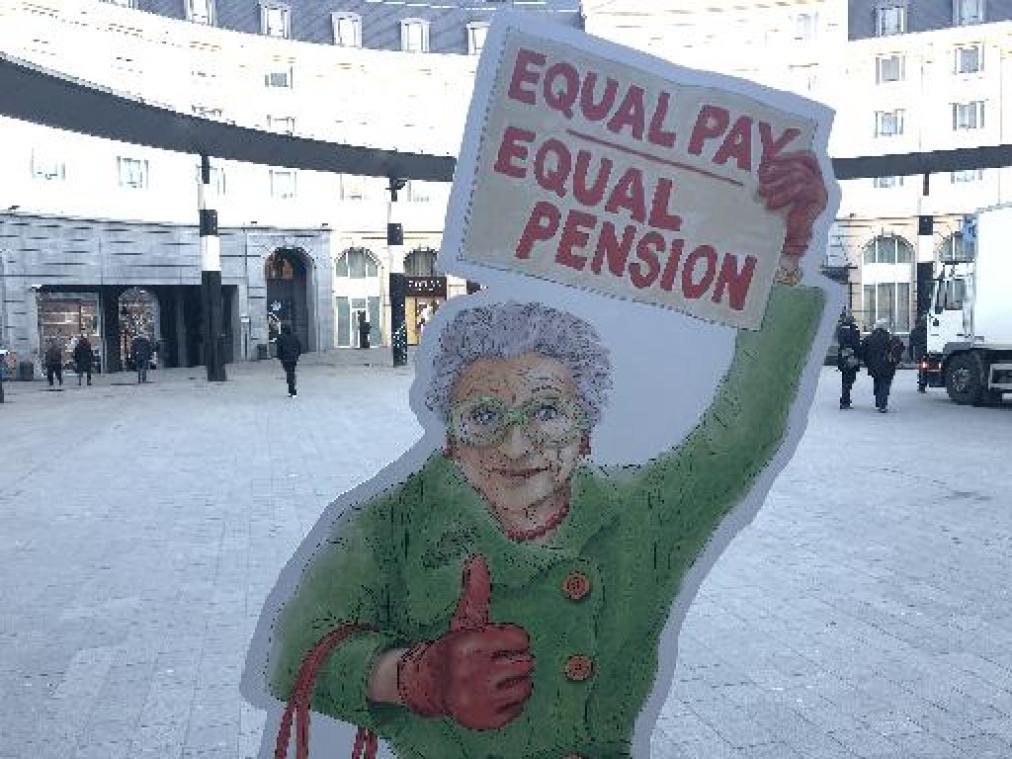 Oma's willen pensioenkloof dichten op Equal Pay Day