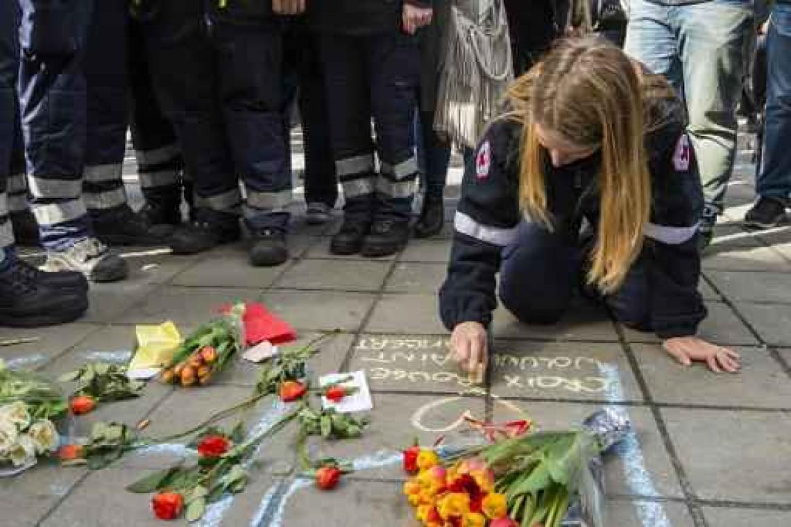 Aanslagen Brussel - Brussel zet boodschappen online die achtergelaten werden aan Beurs en Maalbeek