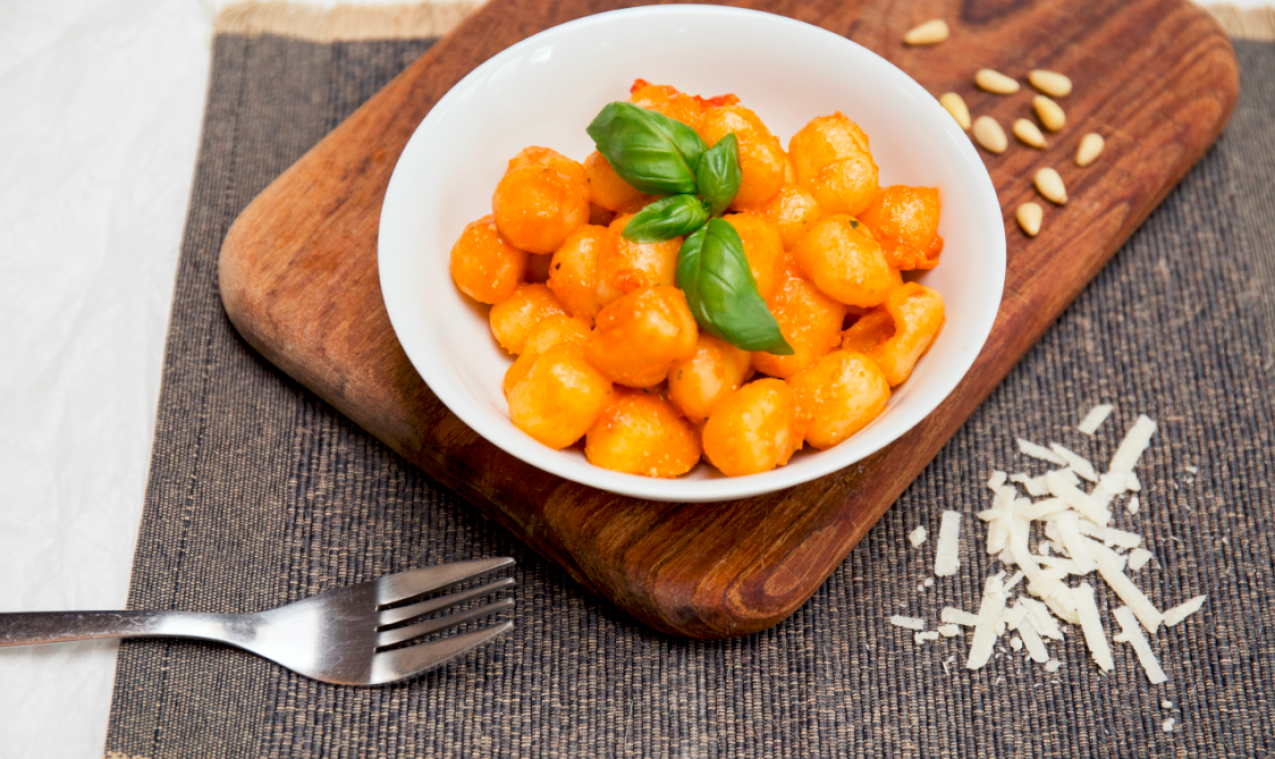 Gnocchi met rode pesto