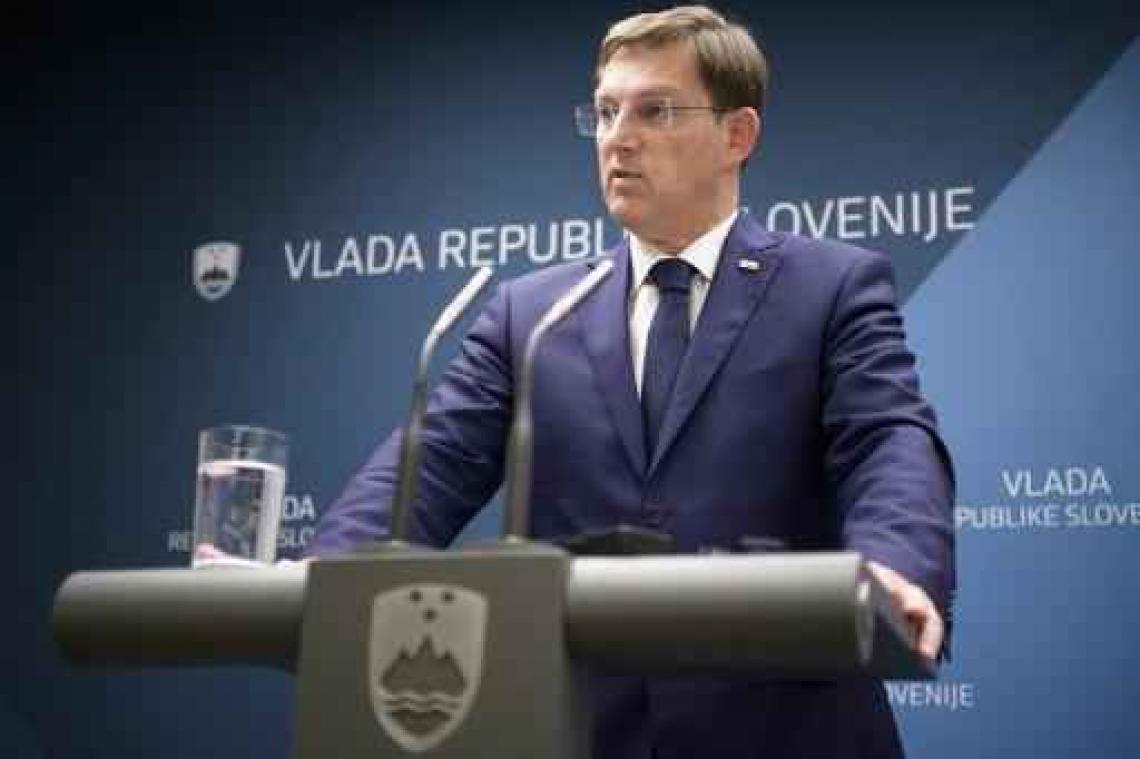 Sloveense premier kondigt ontslag aan in parlement