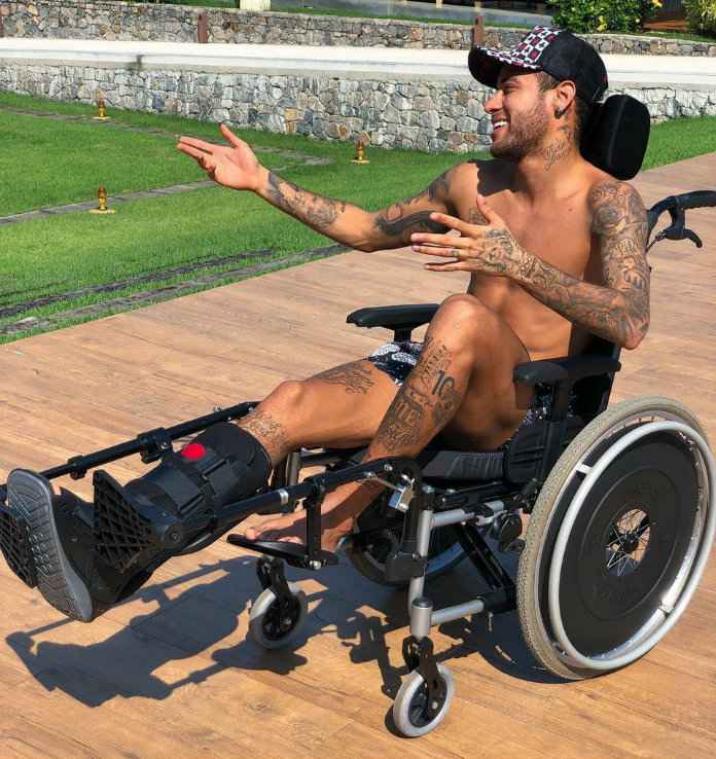 Niet iedereen lust 'eerbetoon' van Neymar aan Hawking