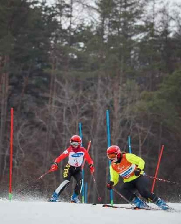 Paralympische Winterspelen - Zussen Sana beëindigen Spelen met achtste plaats in slalom