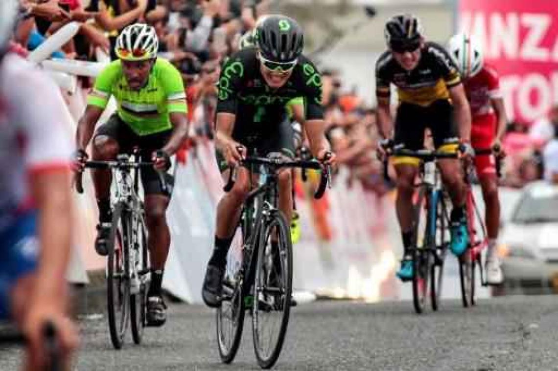 Wielrennen - Fietsdieven breken pols van wielrenner Oscar Sevilla