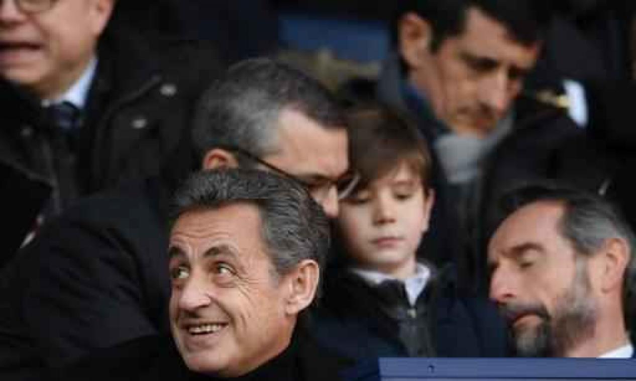 Voormalige Franse president Sarkozy in hechtenis genomen