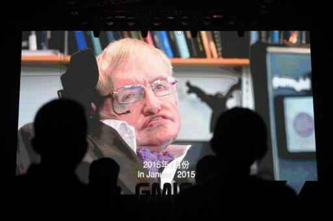 Stephen Hawking wordt bijgezet naast Isaac Newton