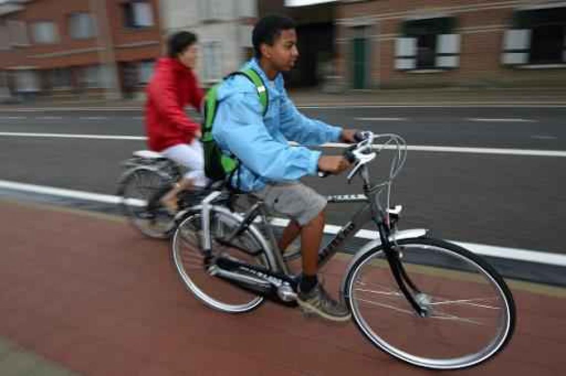 Fietsers krijgen massaal applaus op meer dan 180 plaatsen