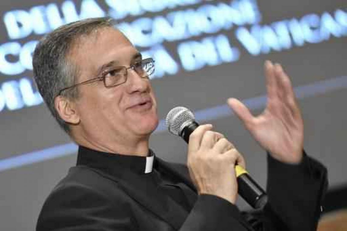 Communicatieverantwoordelijke Vaticaan stapt op na controverse rond pauselijke brief