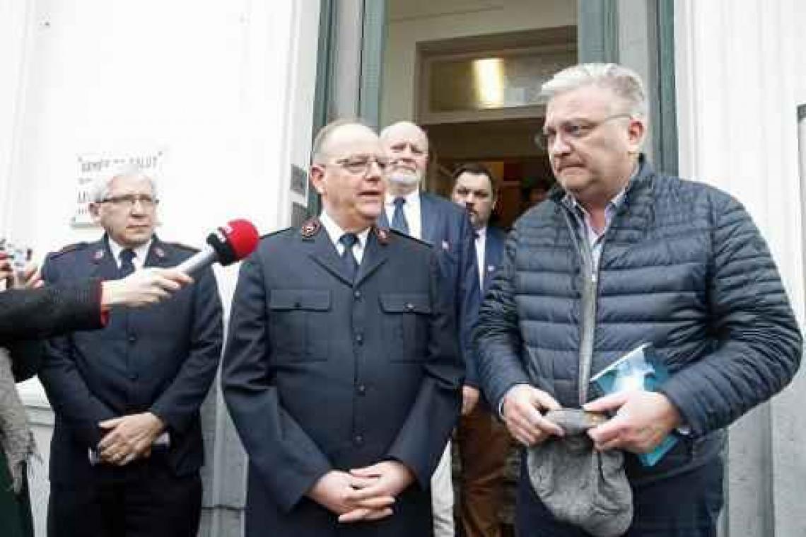 Prins Laurent op bezoek bij Leger des Heils, geeft geen commentaar