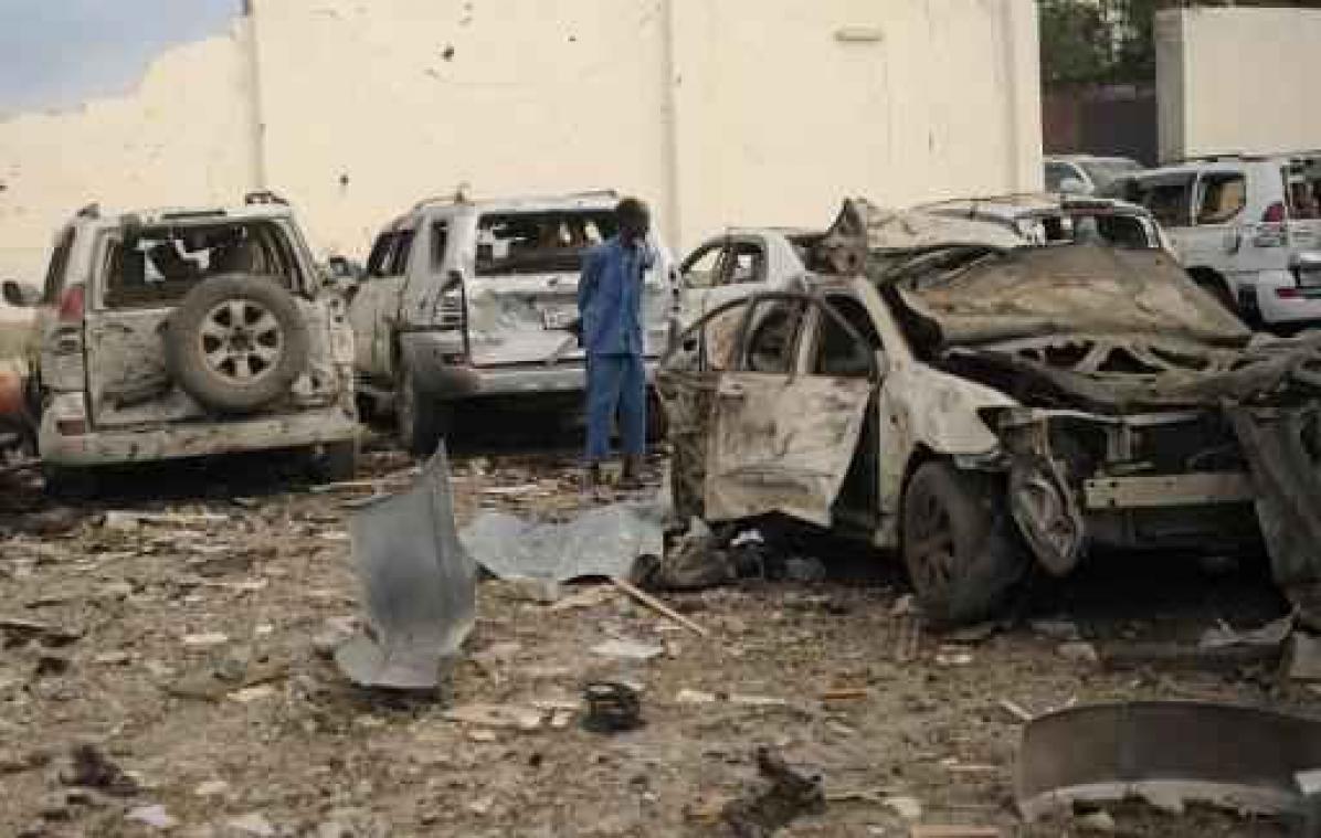 Minstens veertien doden bij ontploffing bomauto in Mogadishu