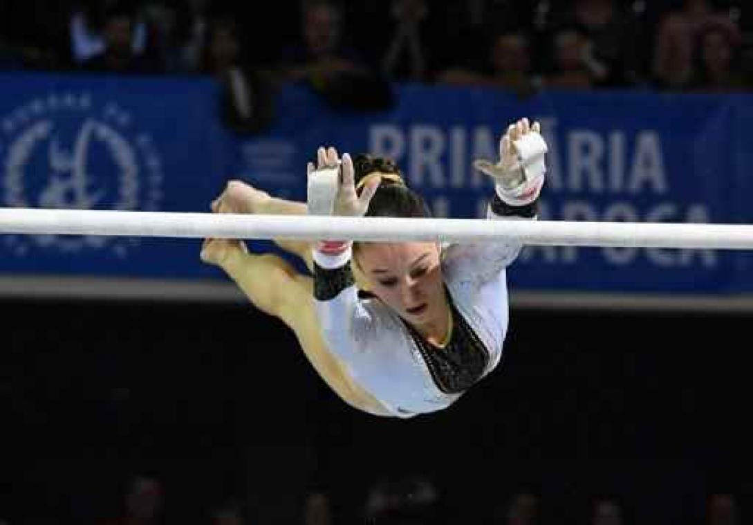 Nina Derwael wint goud in Doha
