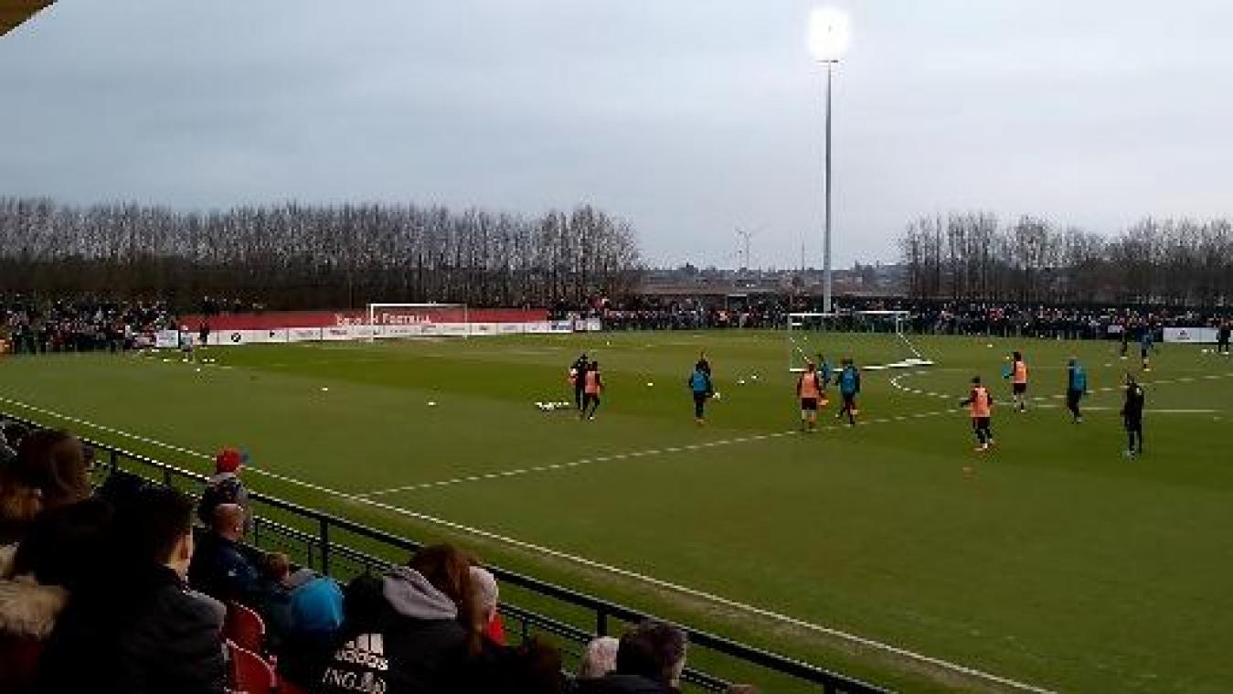 Rode Duivels trainen voor 1.200 toeschouwers in Tubeke