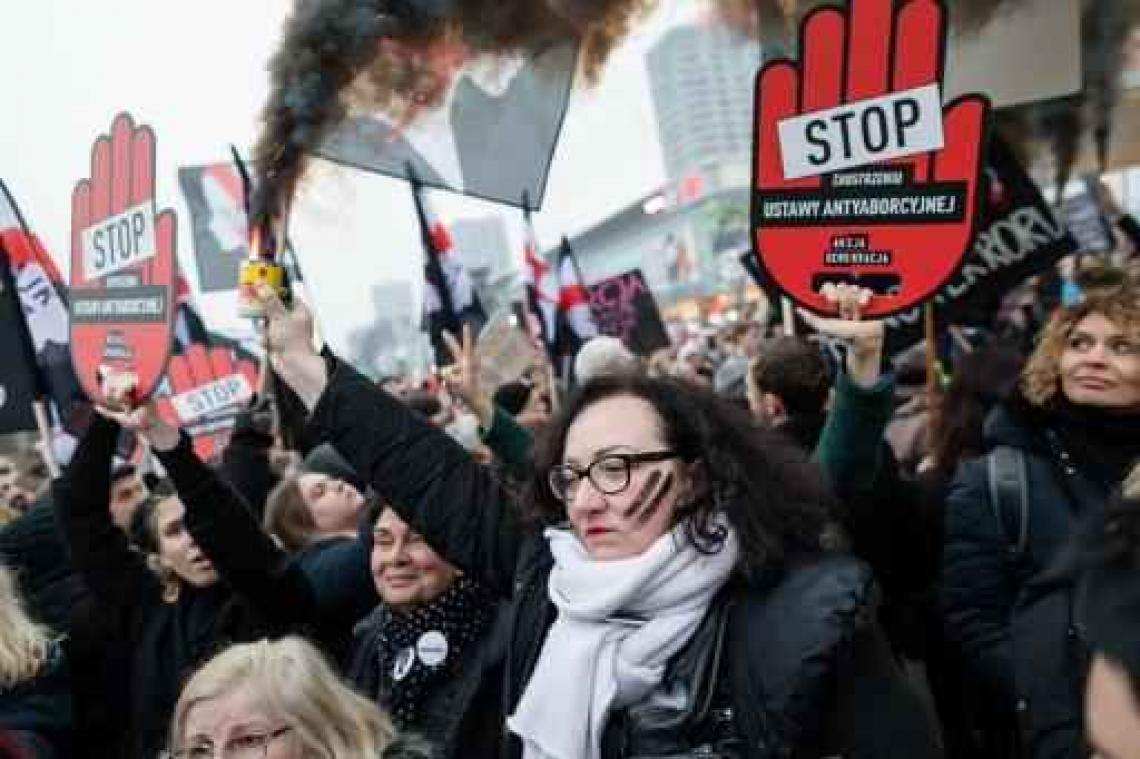 Manifestaties tegen strengere abortuswet in Polen