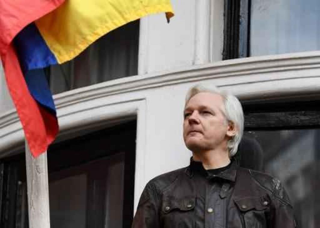 Ecuadoraanse ambassade in Londen sluit internetverbinding Assange af