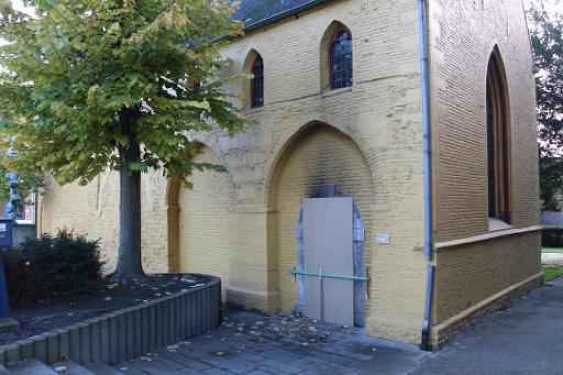 Vijf arrestaties in onderzoek naar vandalen van gekruisigde koe