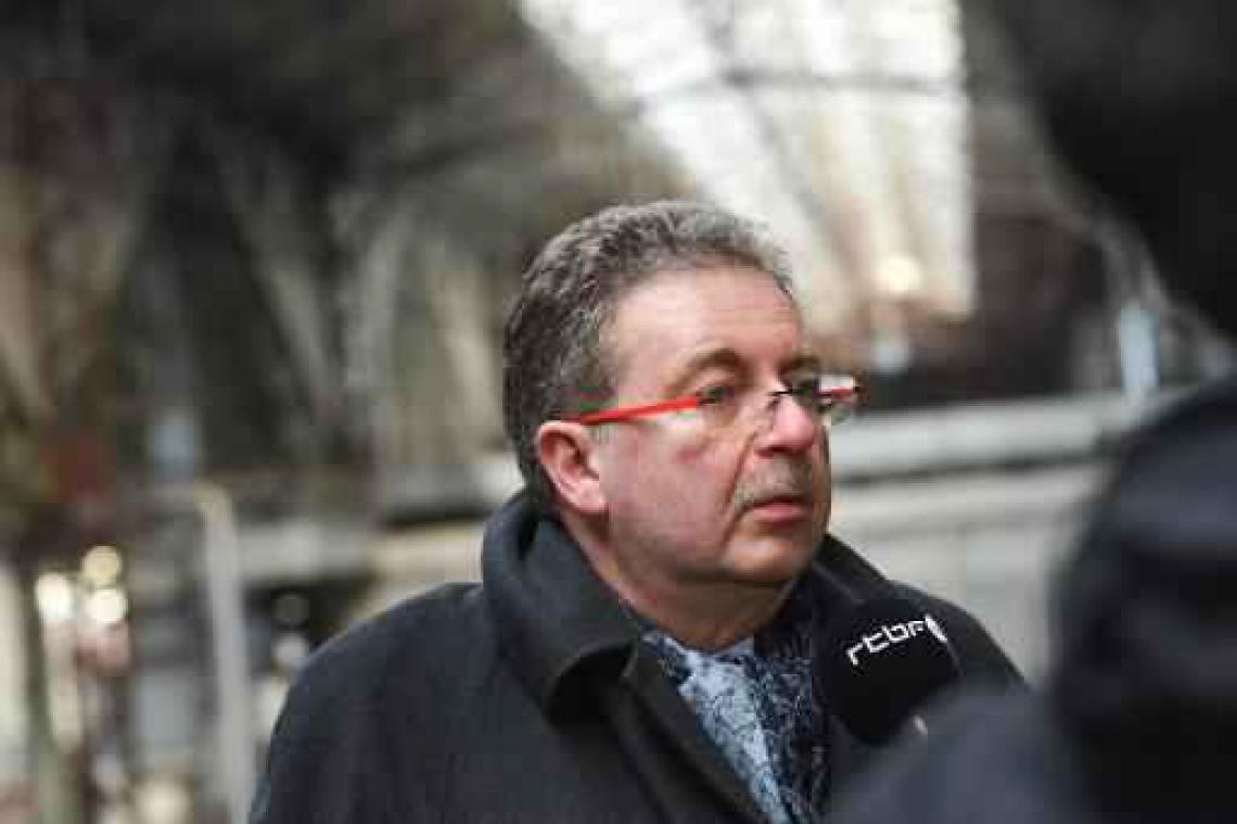 Brussels taxiplan - "Pascal Smet wil dood van taxisector", aldus Vervoort