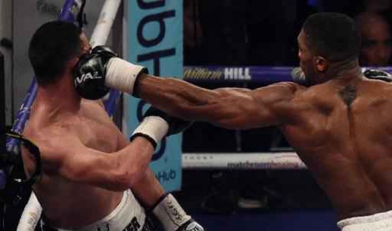 Joshua haalt vierde bokstitel binnen na overwinning tegen Parker