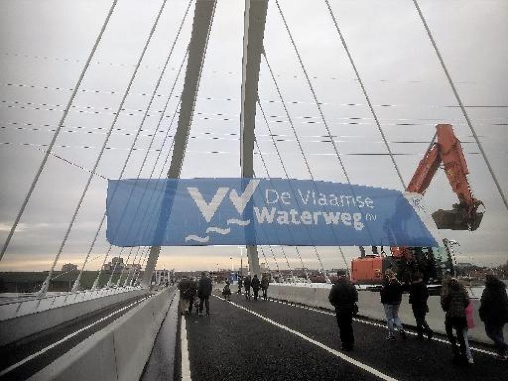 Nieuwe "Brug van den Azijn" over Albertkanaal ingehuldigd