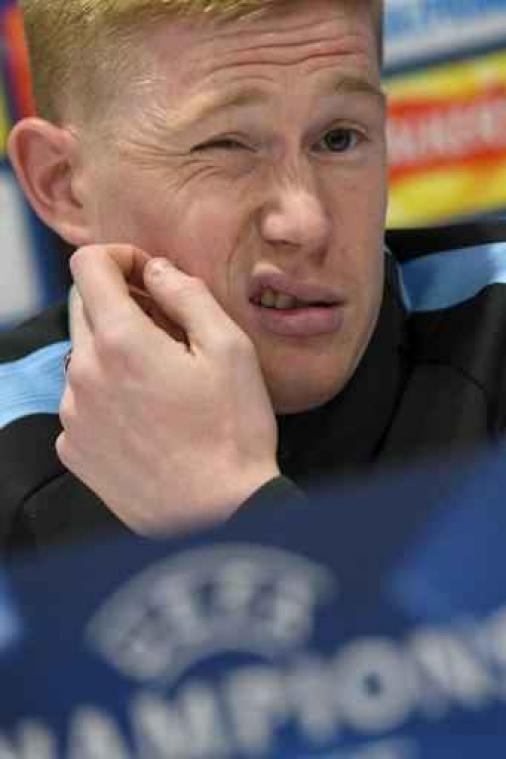 Kevin De Bruyne gaat met Manchester City voor winst op het veld van Liverpool
