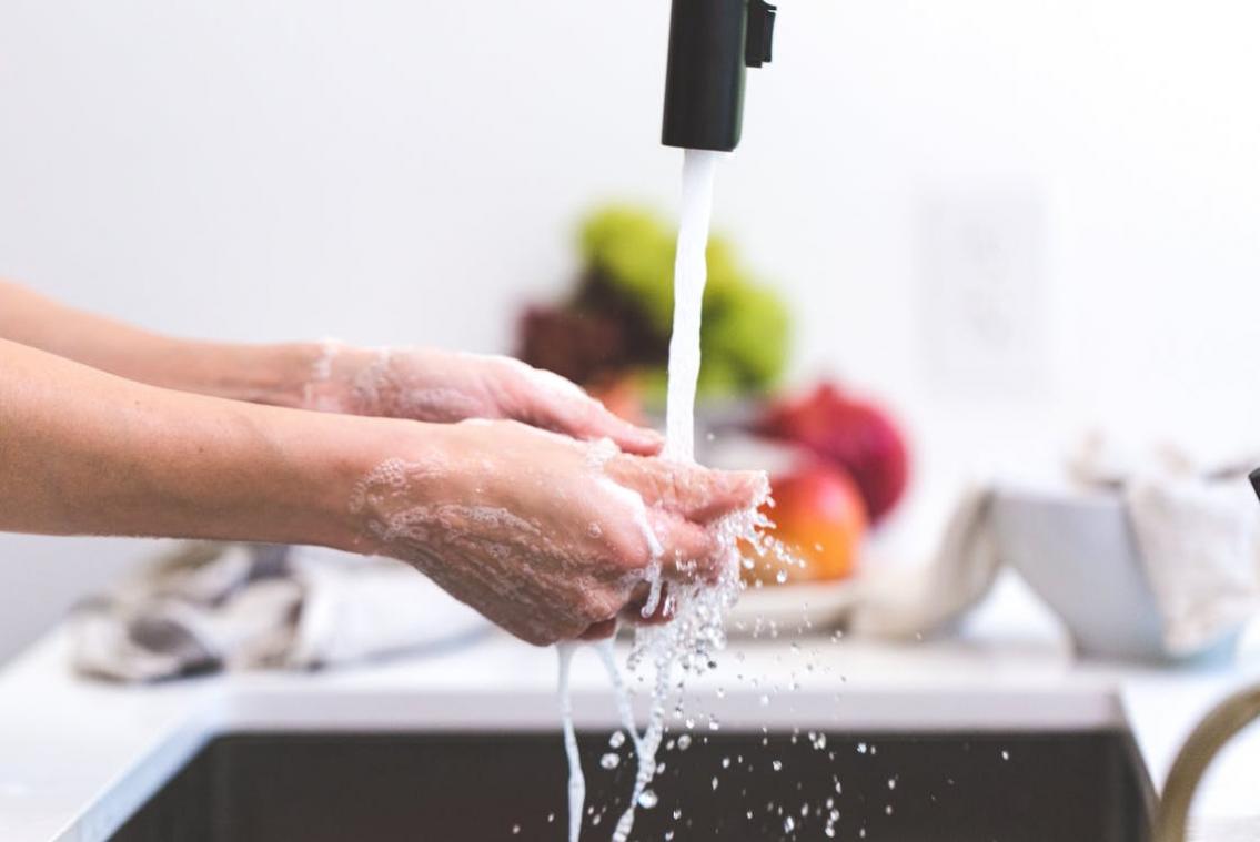 Dankzij dit gadget moet je nooit nog afwassen
