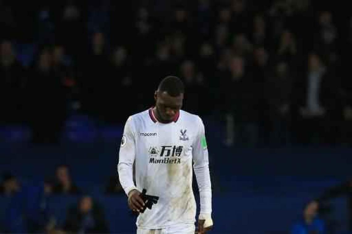 Christian Benteke hinkt van trainingsveld af met liesblessure