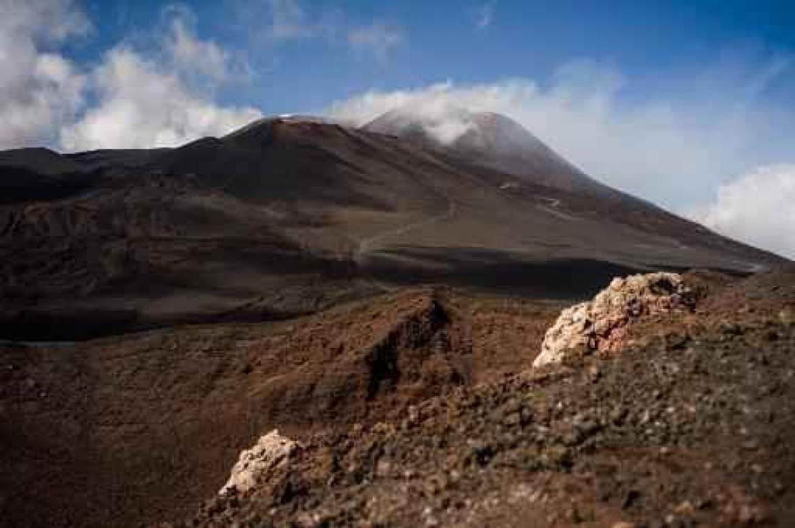 Vulkaan Etna schuift langzaam maar zeker naar Middellandse Zee