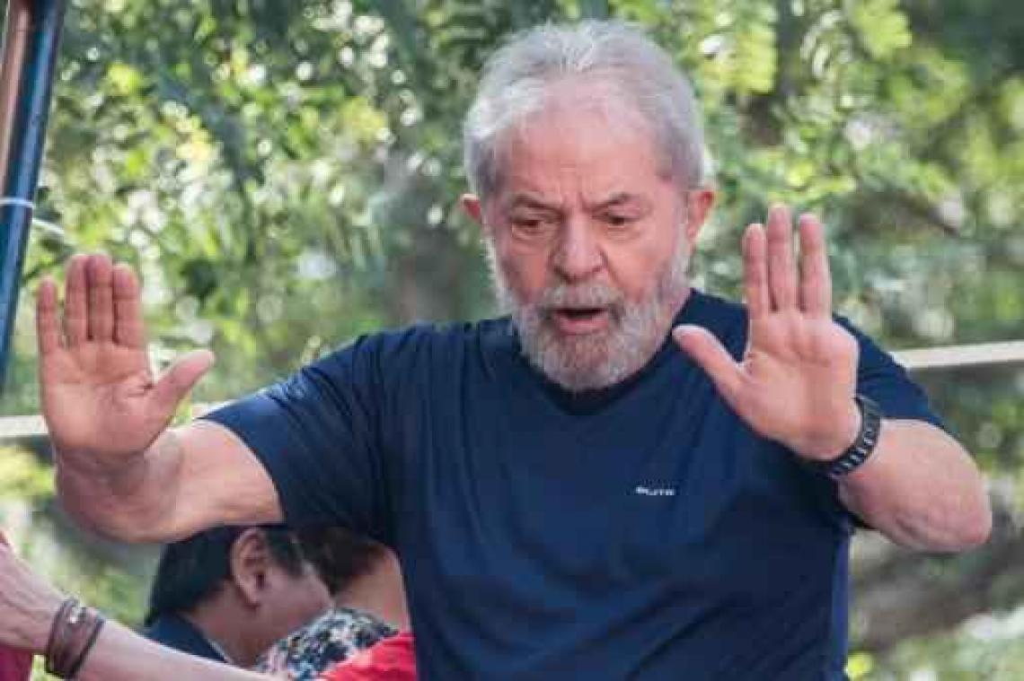 Braziliaanse ex-president Lula zal zich bij de politie melden