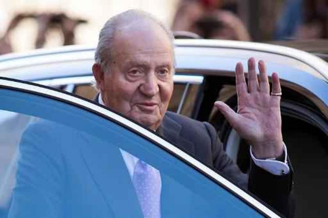 Spaanse ex-koning Juan Carlos met succes aan de knie geopereerd