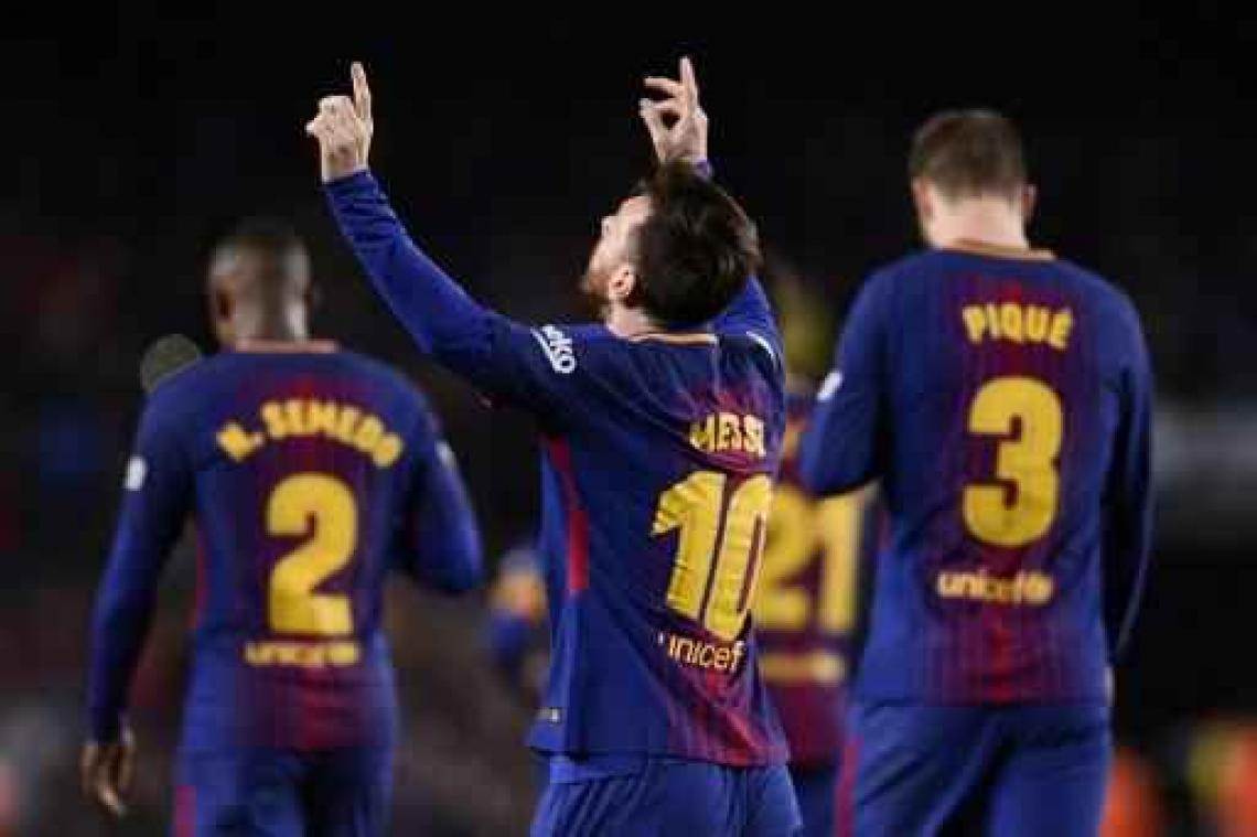 Belgen in het buitenland - Thomas Vermaelen werkt 90 minuten mee aan record Barcelona