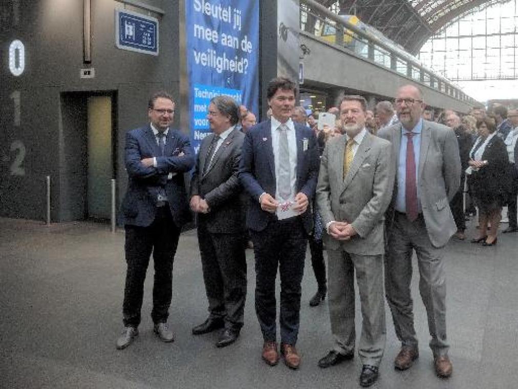 Nieuwe snelle verbinding Antwerpen-Breda feestelijk geopend in Antwerpen-Centraal