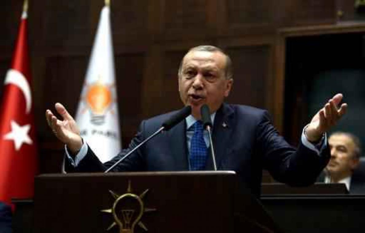 Erdogan noemt Assad een moordenaar en beraadt zich met Trump en Poetin
