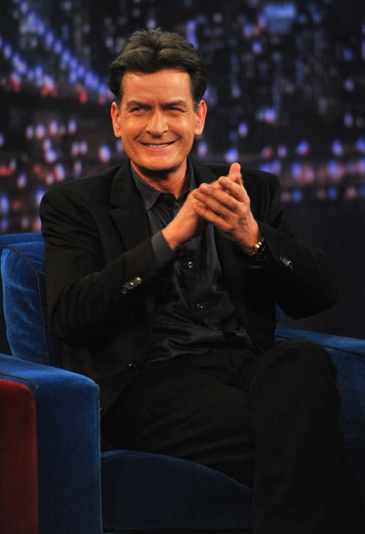 Charlie Sheen is op zoek naar 10 miljoen dollar