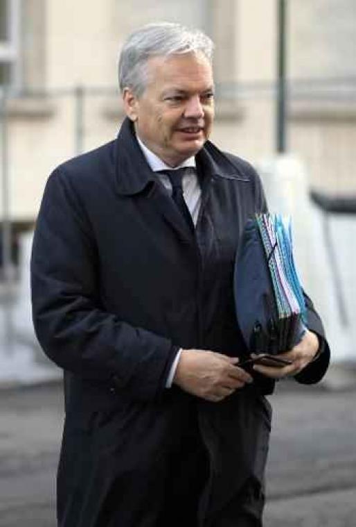 Reynders niet gewonnen voor nieuwe sancties tegen Rusland