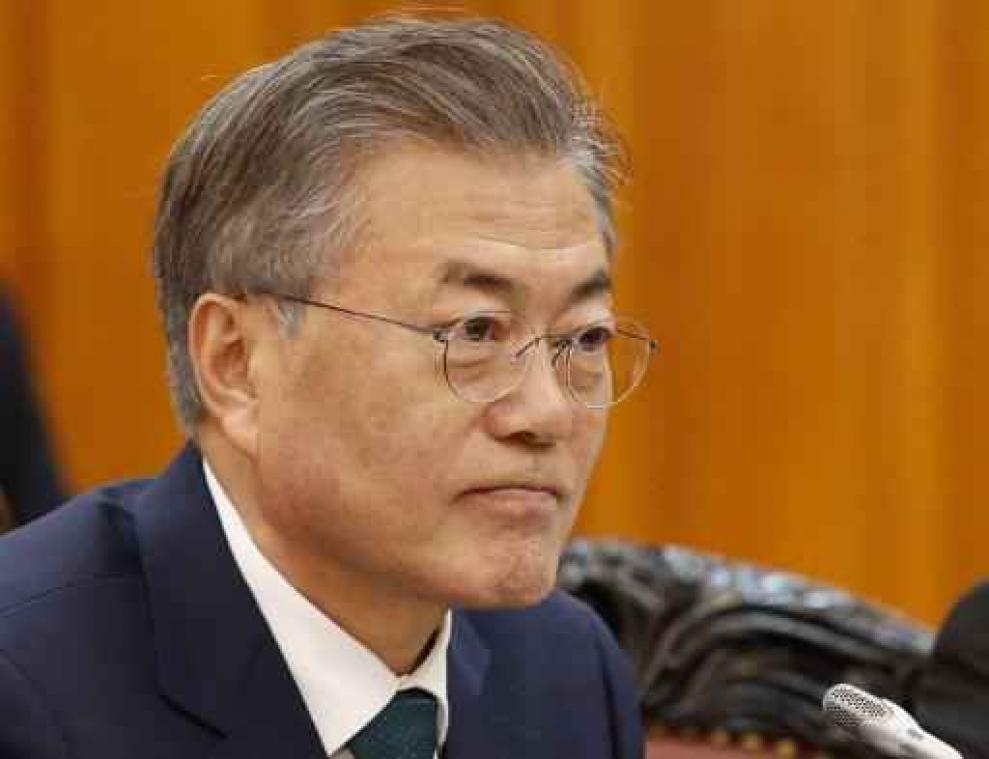 De Korea's openen rode telefoonlijn