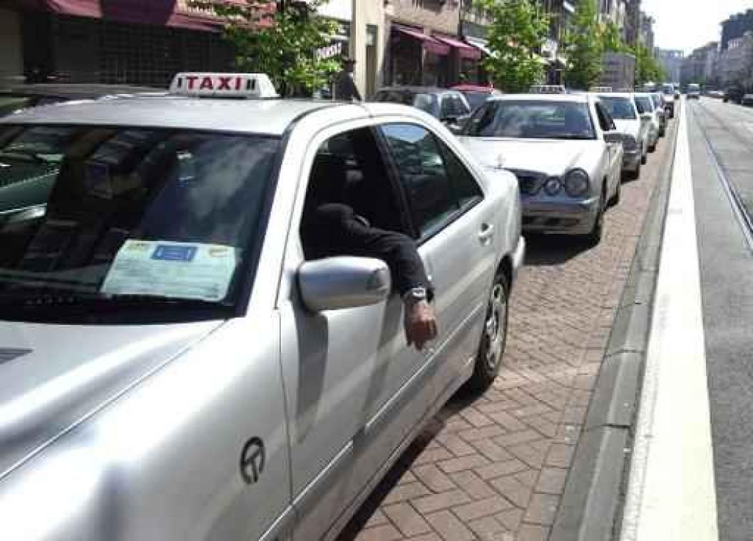 Taxichauffeurs in Vlaanderen zullen Nederlands moeten kunnen