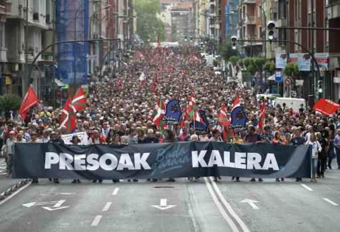 Duizenden mensen betogen in Bilbao voor ETA-gevangenen