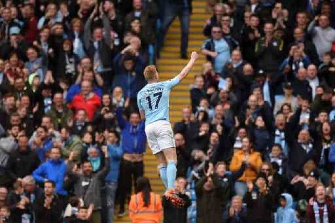 Belgen in het buitenland - Kampioen Manchester City walst over Swansea heen