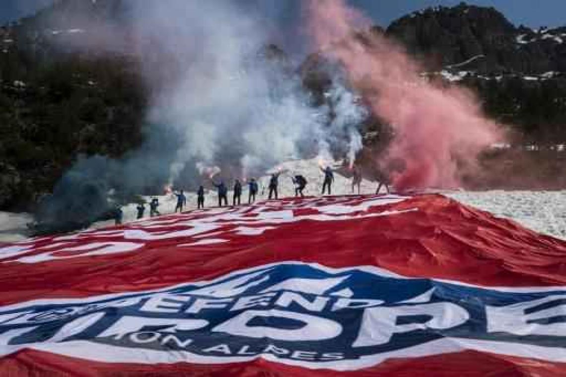 Vluchtelingencrisis - Frankrijk versterkt grensbewaking na incidenten in de Alpen