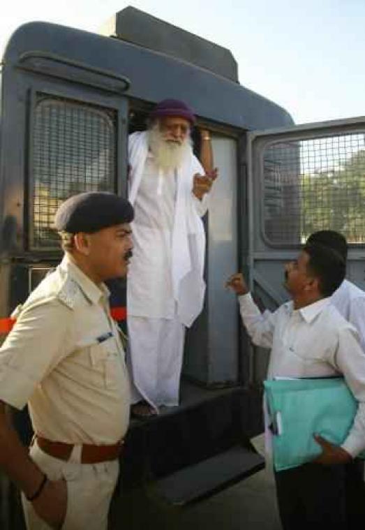 Indiase goeroe Asaram Bapu krijgt levenslang voor verkrachting