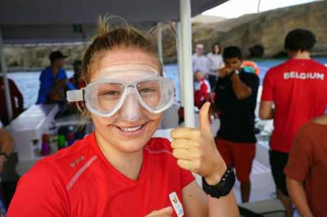 WB zeilen Hyères - Maité Carlier klimt naar tweede plaats in Laser Radial