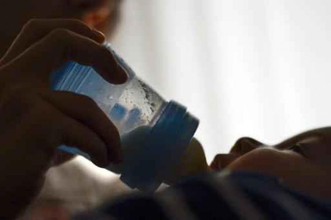 Melkpoeder voor baby's teruggeroepen omdat het bacterie kan bevatten